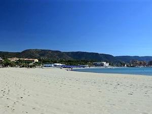 Příroda nedaleko prázdninového domu + 6 fotografií