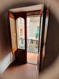 Foto dalla galleria di Casa Lavinia - open space con terrazza privata a Città di Lipari