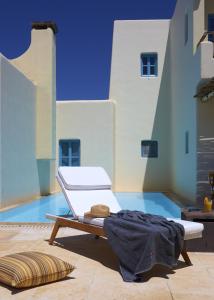 Afbeelding uit fotogalerij van Black Rose Beach Suites in Perivolos