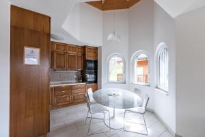 Kuchyň nebo kuchyňský kout v ubytování Residenz Ambassador