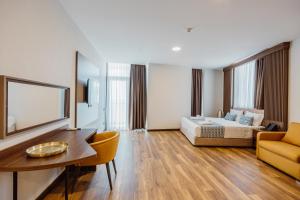 Gallery image of Hotel Navi in Batumi +80 photos