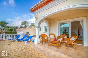 Balkón alebo terasa v ubytovaní Villa La Paloma Blanca by Abahana Villas