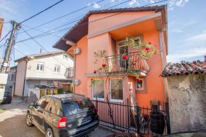 The building in which the homestay is located