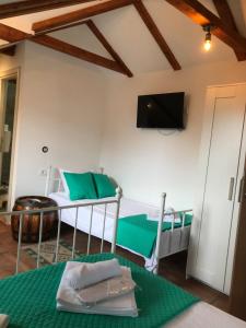 TV a/nebo společenská místnost v ubytování Apartments PKT DeLux + 37 fotografií