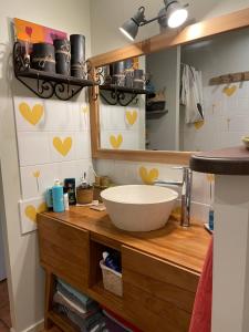 Dapur atau dapur kecil di Bubble House - Villa vue mer - Le Robert