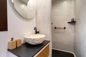 Dunas Luxury Beach Resort Tarifa的一间浴室