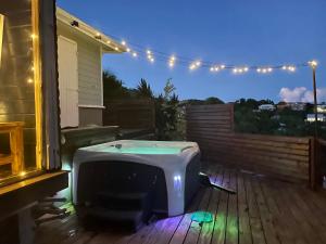 Gambar di galeri bagi Bubble House - Villa vue mer - Le Robert di Le Robert