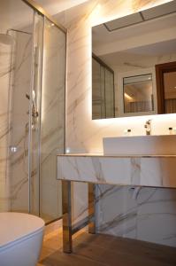 Kupaonica u objektu Odysseus Hotel