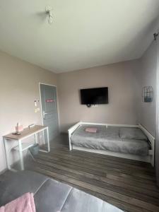 Chambres d'Hôtes chez Estelle客房内的一张或多张床位