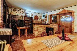 Η κουζίνα ή μικρή κουζίνα στο Apartman Pri Braceku, Samobor - Cerje Samoborsko +6 φωτογραφίες