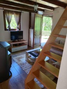 Μια τηλεόραση ή/και κέντρο ψυχαγωγίας στο Village Gečat-Villa Una