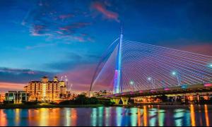 Permandangan sungai dekat dengan apartmen +10 gambar