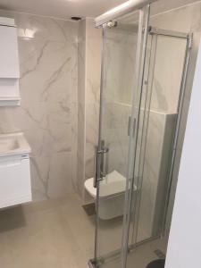 Ένα μπάνιο στο Hadath