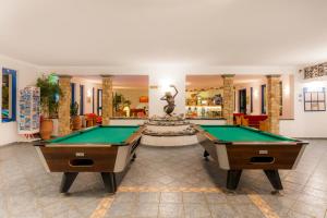Biliár nebo kulečník v ubytování Ekaterini Hotel