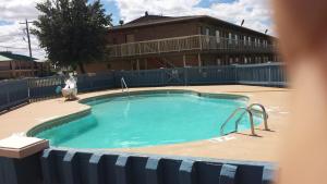 Bazén v ubytování Motel 6-Abilene, TX nebo v jeho okolí
