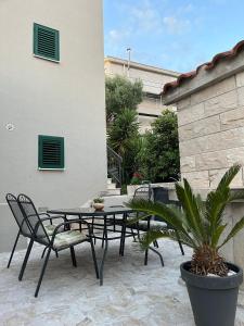 Patio alebo iná vonkajšia časť ubytovania Apartmani MM