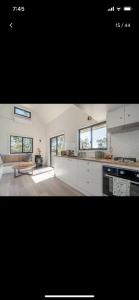 Dapur atau dapur kecil di Romantic getaway SummerHill Tiny