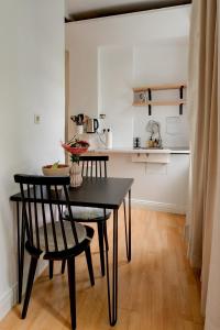 Kjøkken eller kjøkkenkrok på Apartment mit 2 Schlafzimmern am Bergpark Wilhelmshöhe