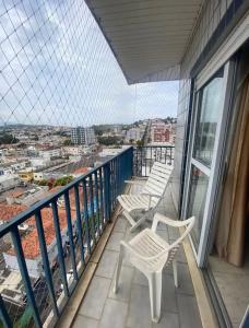 Ban công/sân hiên tại Apartamento Grande no Centro de São Lourenço-MG