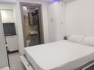 Afbeelding uit fotogalerij van studio apartment for you in Birkirkara