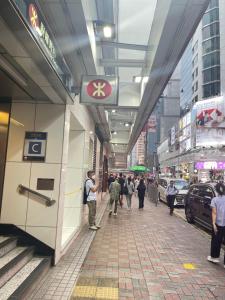 入住铜锣湾近地铁巴士交通便利宽敞舒适自助入住的客人