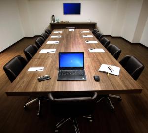 Área de negócios e/ou sala de conferências em BH Raja Hotel