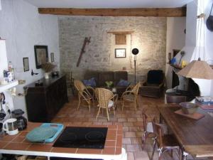 Χώρος καθιστικού στο "Ancien Cafe" with courtyard