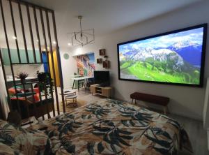 TV a/nebo společenská místnost v ubytování Rétro movies studio + 12 fotografií