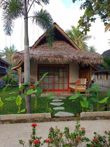 Bintang Tiga Bungalows Gili Air外面的花园