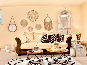 Seating area sa Scorpion Hiuse Langley ROOM B