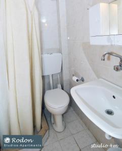 Koupelna v ubytování Rodon Apartments - S Avdimioti