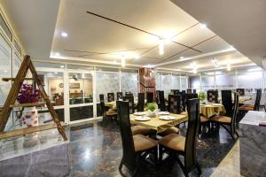 Restaurace v ubytování Hotel Grand Manor