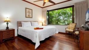 Ένα ή περισσότερα κρεβάτια σε δωμάτιο στο COASTAL DREAMS VILLA Breathtaking Oceanfront 3BR Condo - Walk to Beach Club +45 φωτογραφίες