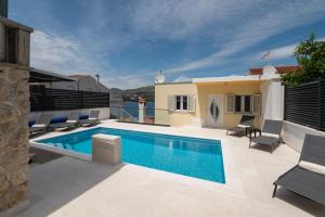 Ảnh trong thư viện ảnh của Lavanda Residence with Heated Pool Trogir Split ở Okrug Donji