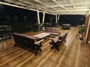Balkón nebo terasa v ubytování Aadvik Luxury Farmstay