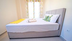 Posteľ alebo postele v izbe v ubytovaní LUXURY AND SUNNY APARTMENT 250 mts FROM THE BEACH!!