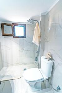 Kúpeľňa v ubytovaní LUXURY AND SUNNY APARTMENT 250 mts FROM THE BEACH!!