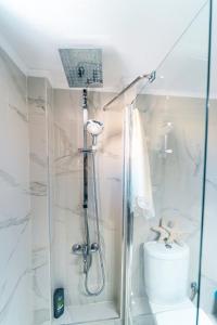 Kúpeľňa v ubytovaní LUXURY AND SUNNY APARTMENT 250 mts FROM THE BEACH!!