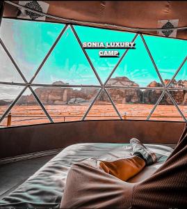 Postel nebo postele na pokoji v ubytování sonia luxury camp