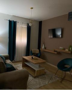 TV a/nebo společenská místnost v ubytování Drobnjak apartments