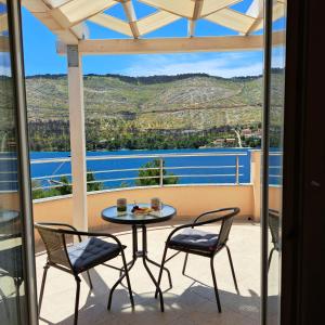 Gallery image of Open Sea Apartmani in Grebaštica