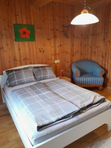 Rúm í herbergi á Apartment Gerald