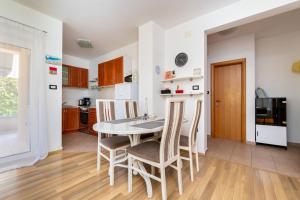 Kuchyň nebo kuchyňský kout v ubytování Apartment Vidak + 17 fotografií