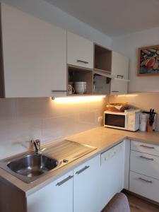 Kuchyňa alebo kuchynka v ubytovaní Ferienwohnung Zuppinger