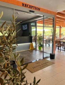 Fotografie z fotogalerie ubytování Karos Hotel Llaman v destinaci Himare