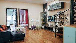 Χώρος καθιστικού στο Cameron Brinchang 5 Min to Centrum 12pax Duplex Shophouse by City Home Empire