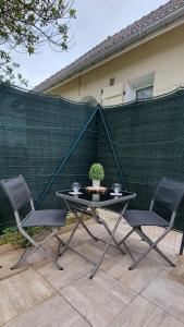 Αίθριο ή υπαίθριος χώρος στο Maisonnette aux deux terrasses - Proche du Parc Asterix