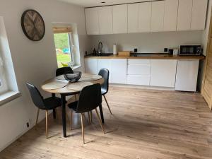 Dapur atau dapur kecil di Apartament pod Sejdakiem
