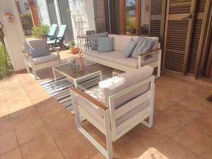Zdjęcie z galerii obiektu Costa Esuri Ayamonte Las Encinas Luxury 3-bedroom apartment - huge garden w mieście Ayamonte