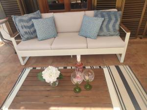 Zdjęcie z galerii obiektu Costa Esuri Ayamonte Las Encinas Luxury 3-bedroom apartment - huge garden w mieście Ayamonte